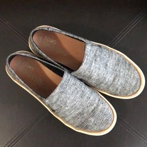 Toms like new Heritage canvas slip ons